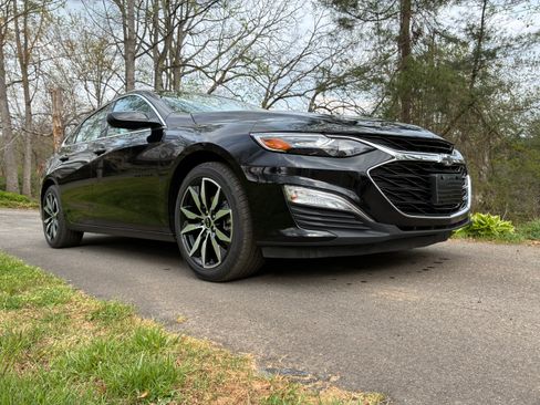 Used 2022 Chevrolet Malibu RS image 1