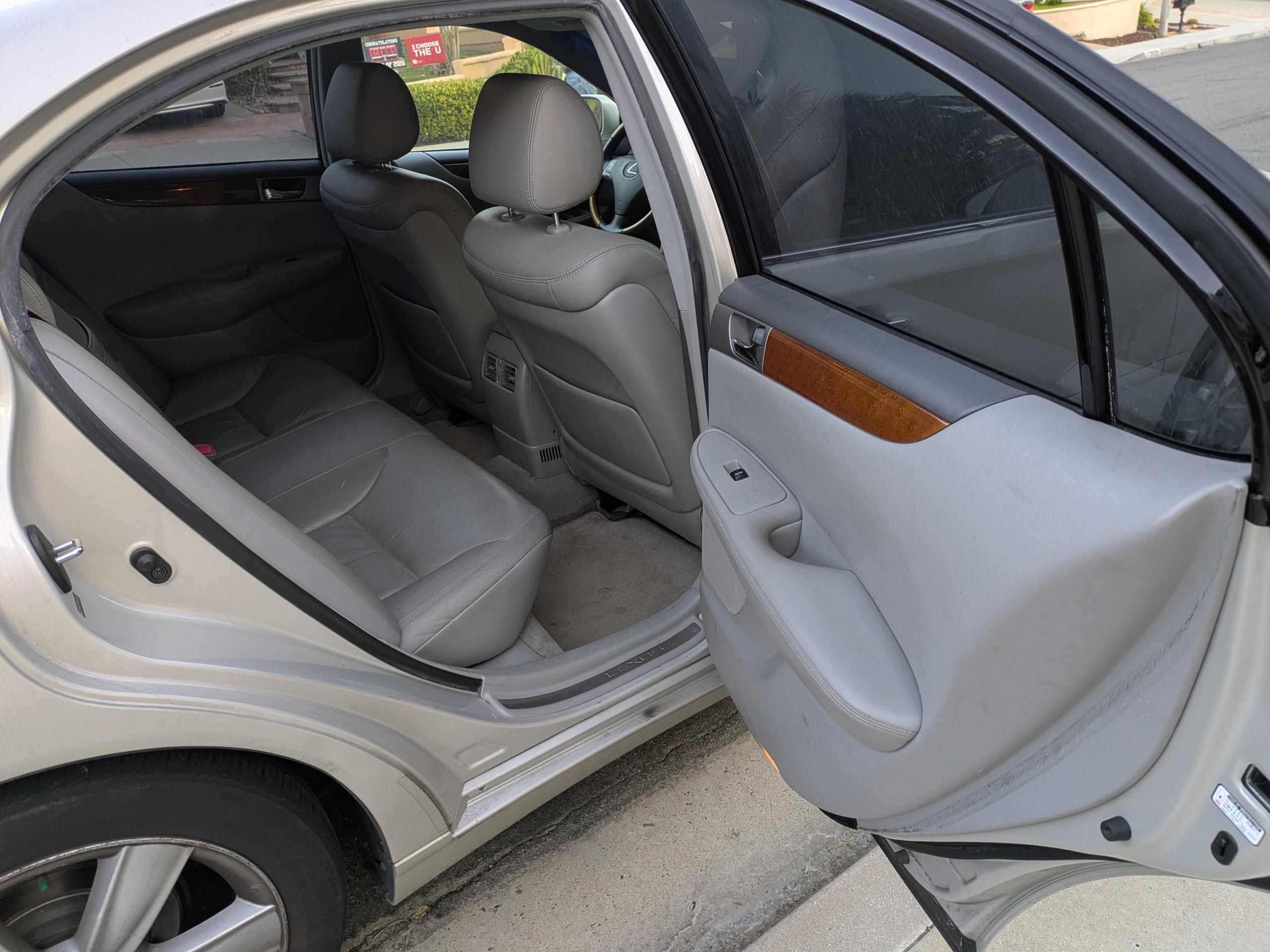 Used 2006 Lexus ES 330 w/ DVD Navigation System Pkg FWD image 8
