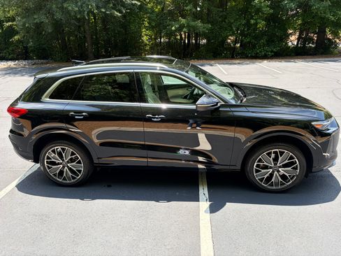 Used 2025 Audi Q5 Premium Plus w/ Premium Plus AWD/4WD image 4