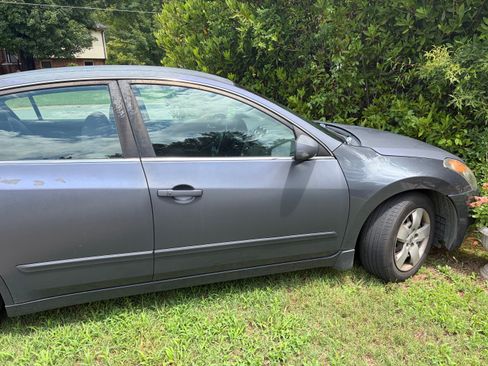 Used 2007 Nissan Altima 2.5 S w/ Emergency Aid Pkg FWD image 2