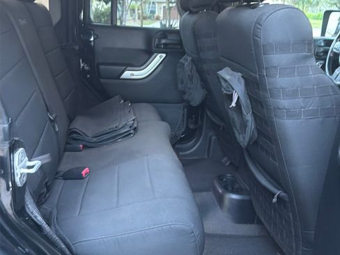 Used 2012 Jeep Wrangler Unlimited Rubicon AWD/4WD image 10