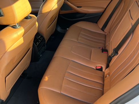 Used 2018 BMW 540i RWD image 9