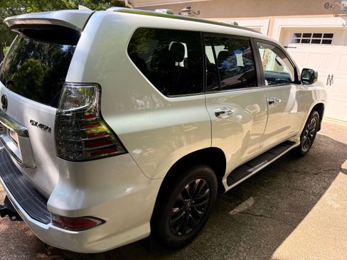 Used 2023 Lexus GX 460 Premium w/ Premium Package AWD/4WD image 6