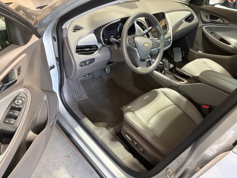 Used 2016 Chevrolet Malibu Hybrid w/ Leather Package FWD image 8