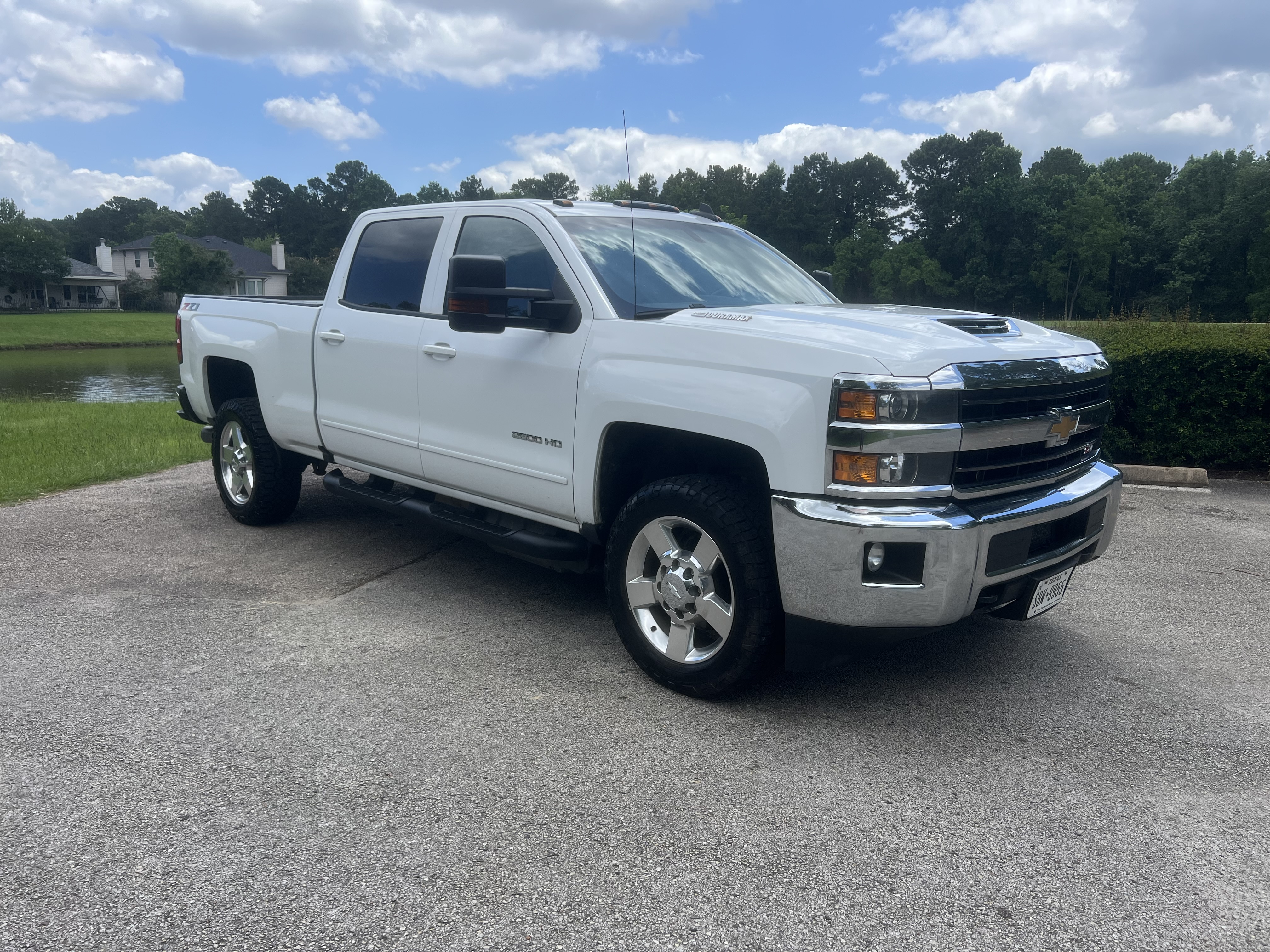 Used 2018 Chevrolet Silverado 2500 LT w/ Z71 Package, Off-Road AWD/4WD image 1