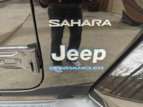 Used 2023 Jeep Wrangler Unlimited Sahara w/ Cold Weather Group image 4