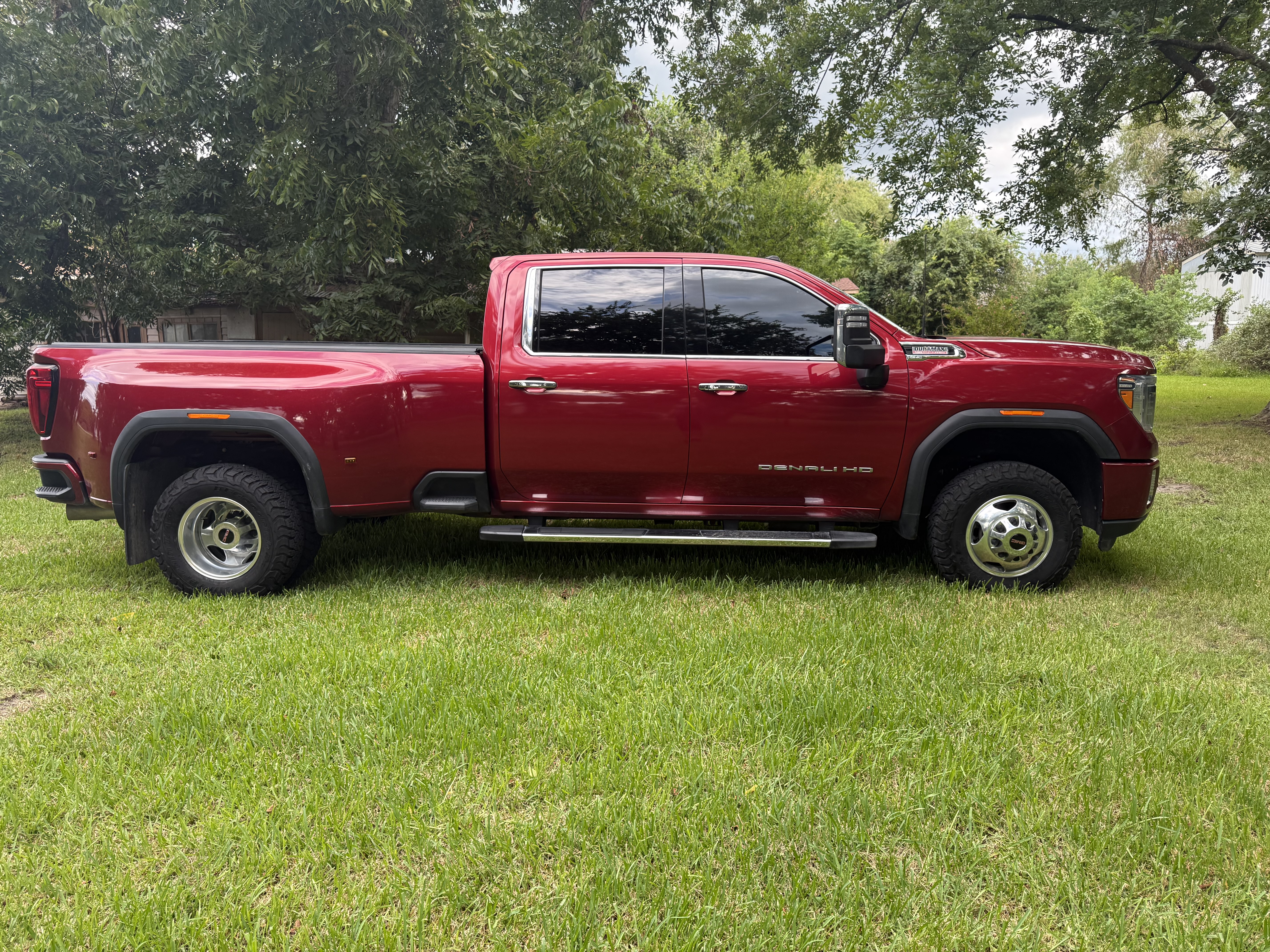 Used 2020 GMC Sierra 3500 Denali w/ Denali Ultimate Package AWD/4WD image 1