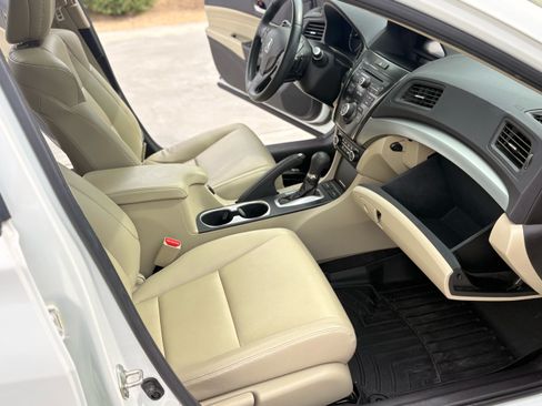 Used 2018 Acura ILX image 11