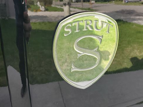 Used 2003 HUMMER H2 w/ Preferred Equipment Group image 9