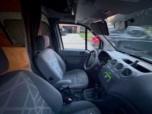 Used 2011 Ford Transit Connect XLT FWD image 2