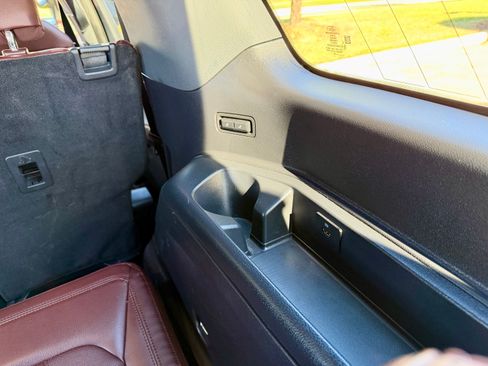 Used 2022 Ford Expedition Max Limited image 19