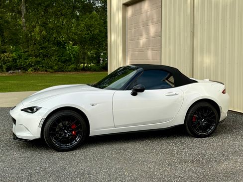 Used 2024 MAZDA MX-5 Miata Club w/ Brembo/BBS Recaro Package image 2