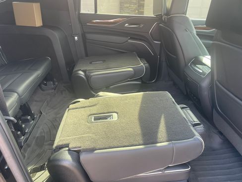 Used 2023 Cadillac Escalade ESV Premium Luxury w/ LPO, Radiant Package AWD/4WD image 17