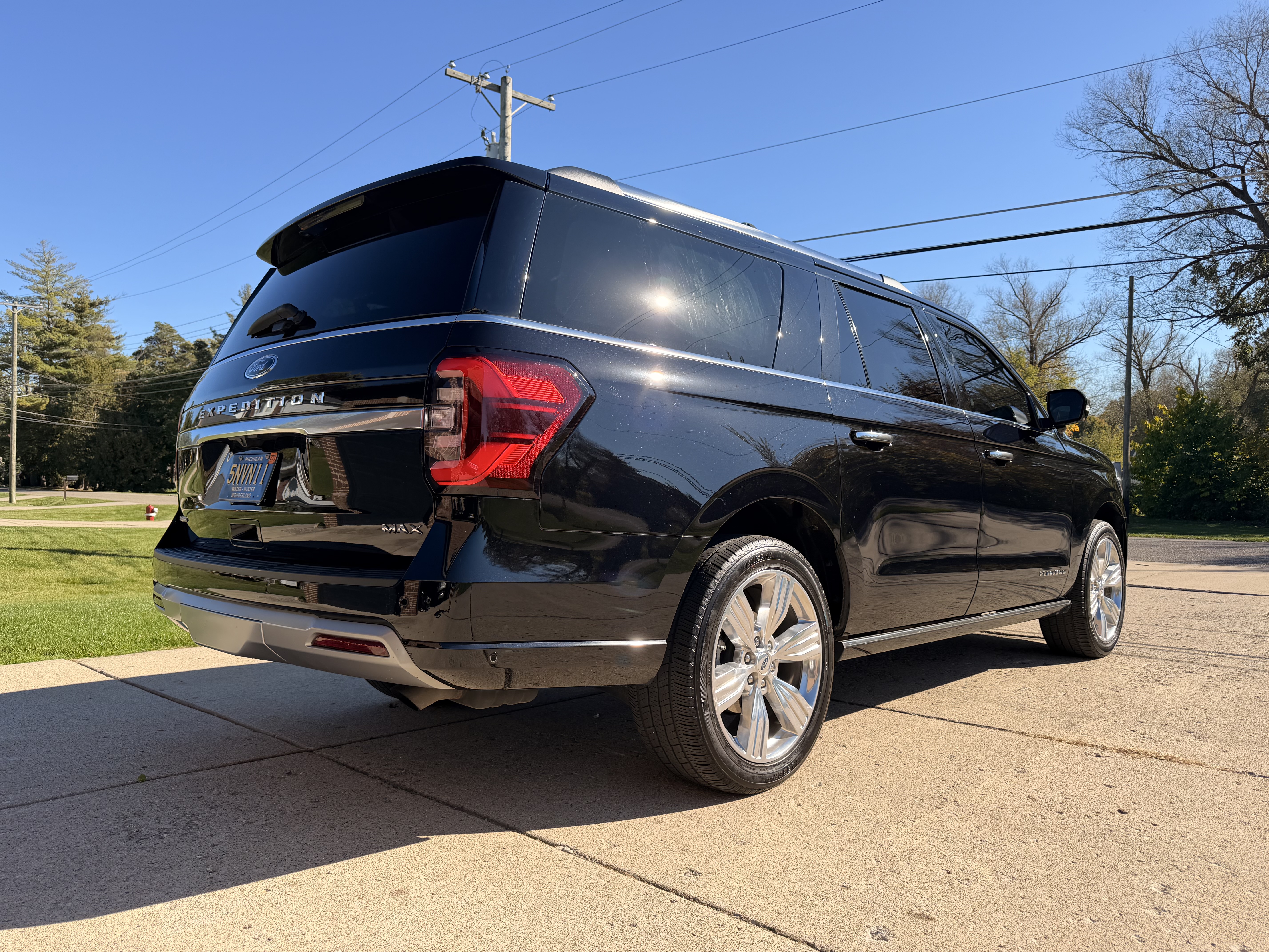 Used 2024 Ford Expedition Max Platinum AWD/4WD image 8