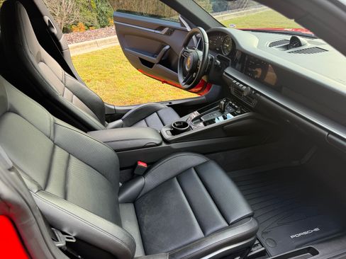 Used 2020 Porsche 911 Carrera image 14