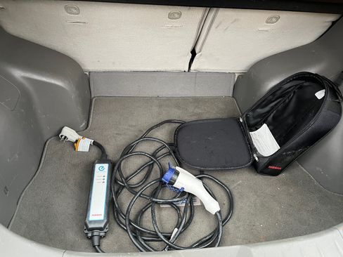 Used 2013 Nissan Leaf SV image 11