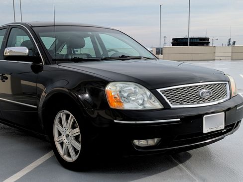 Used 2005 Ford Five Hundred Limited image 1