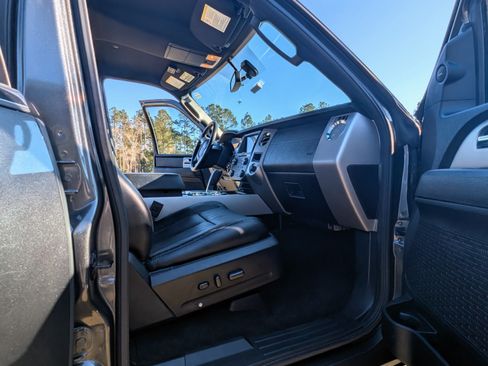 Used 2017 Ford Expedition Limited image 20