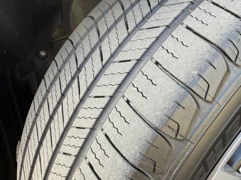 Used 2014 Toyota Camry LE image 12