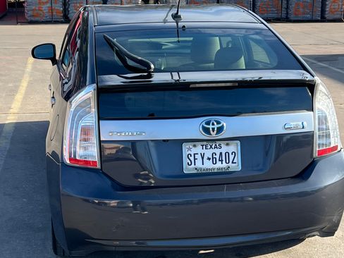 Used 2014 Toyota Prius Prime Plug-In Hybrid image 32