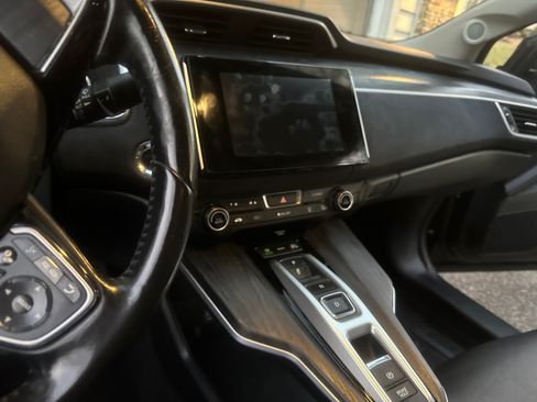 Used 2018 Honda Clarity Touring image 8