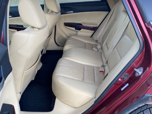 Used 2010 Honda Crosstour EX-L image 11