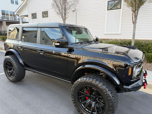 Used 2023 Ford Bronco Outer Banks image 5