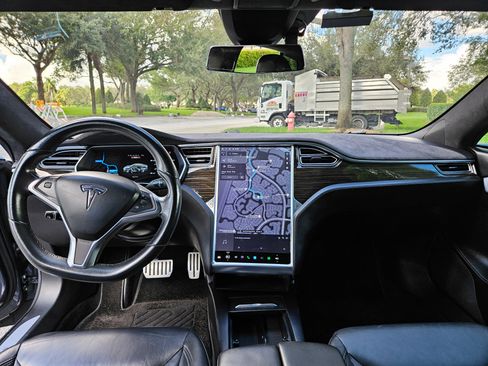Used 2016 Tesla Model S P90D image 20