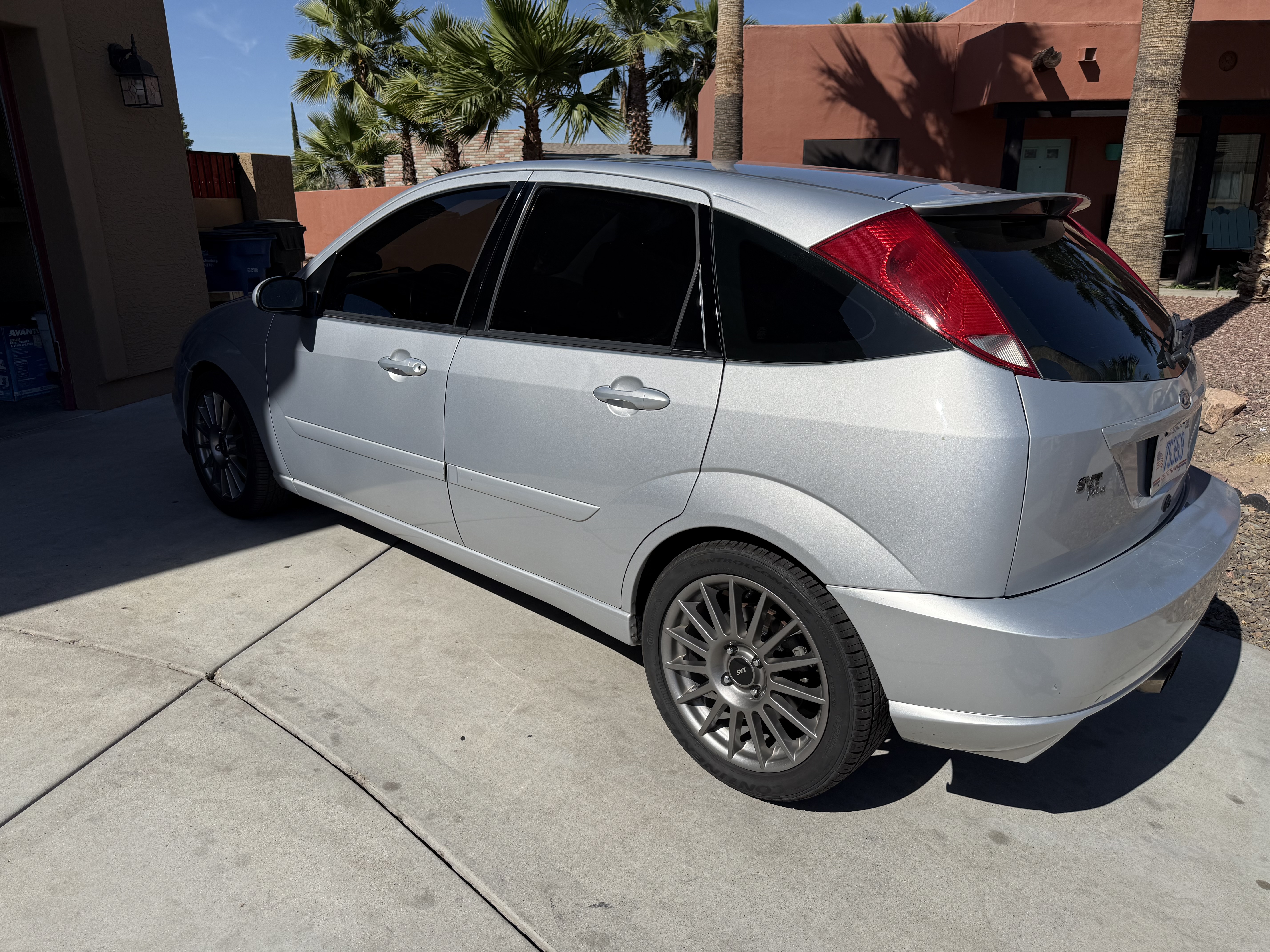 Used 2004 Ford Focus SVT FWD image 2