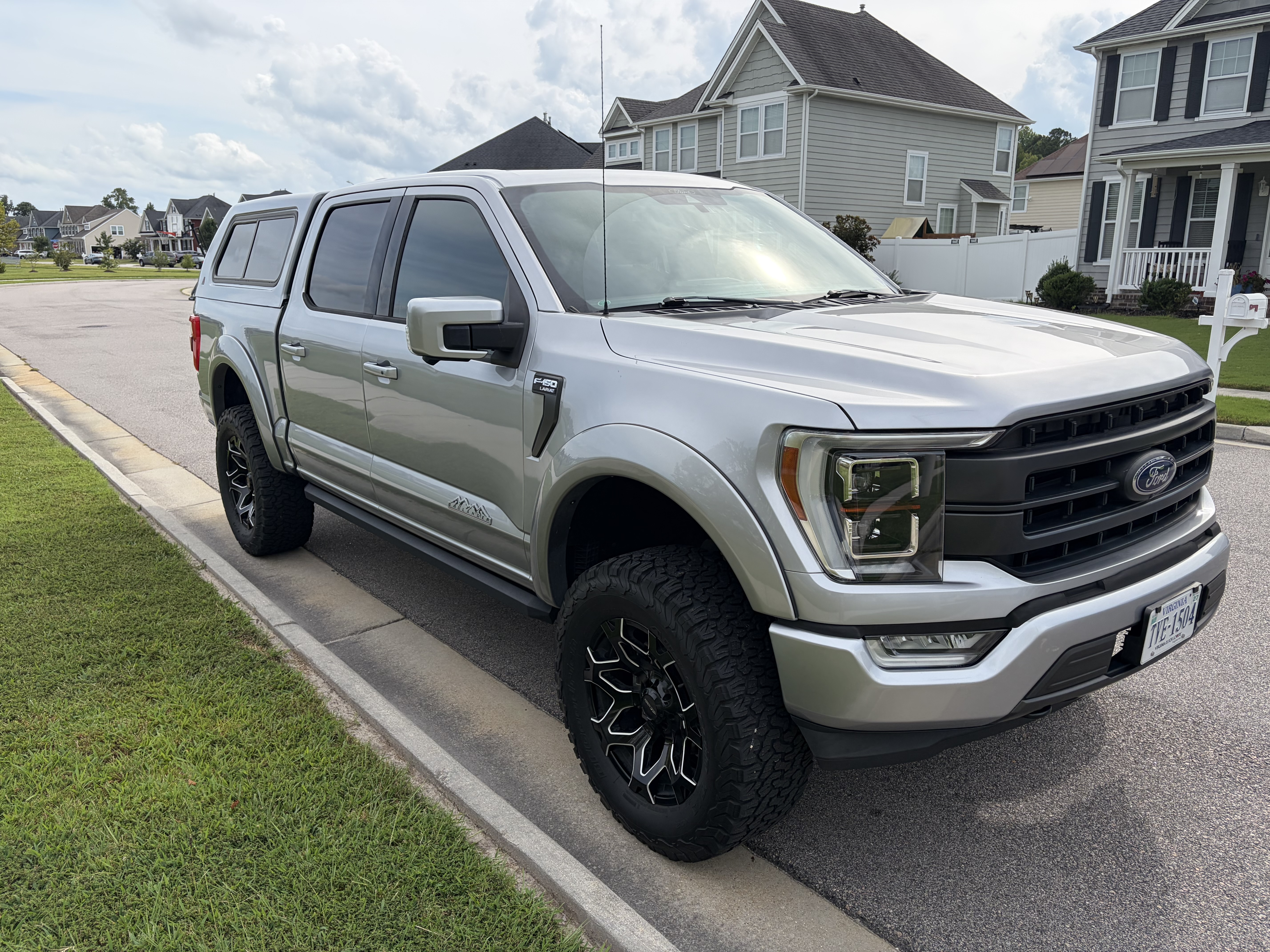 Used 2021 Ford F150 Lariat w/ Equipment Group 502A High AWD/4WD image 2