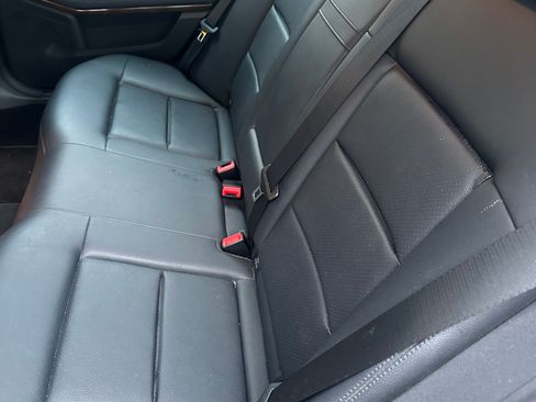 Used 2011 Mercedes-Benz E 350 4MATIC Sedan image 4