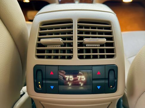 Used 2007 Mercedes-Benz E 550 4MATIC Sedan image 17