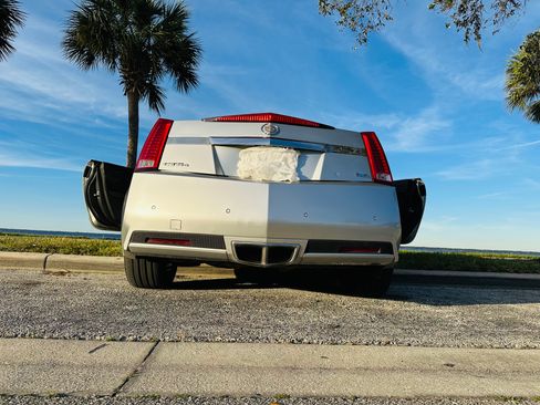 Used 2011 Cadillac CTS Premium image 19