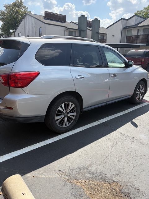 Used 2017 Nissan Pathfinder SV FWD image 5