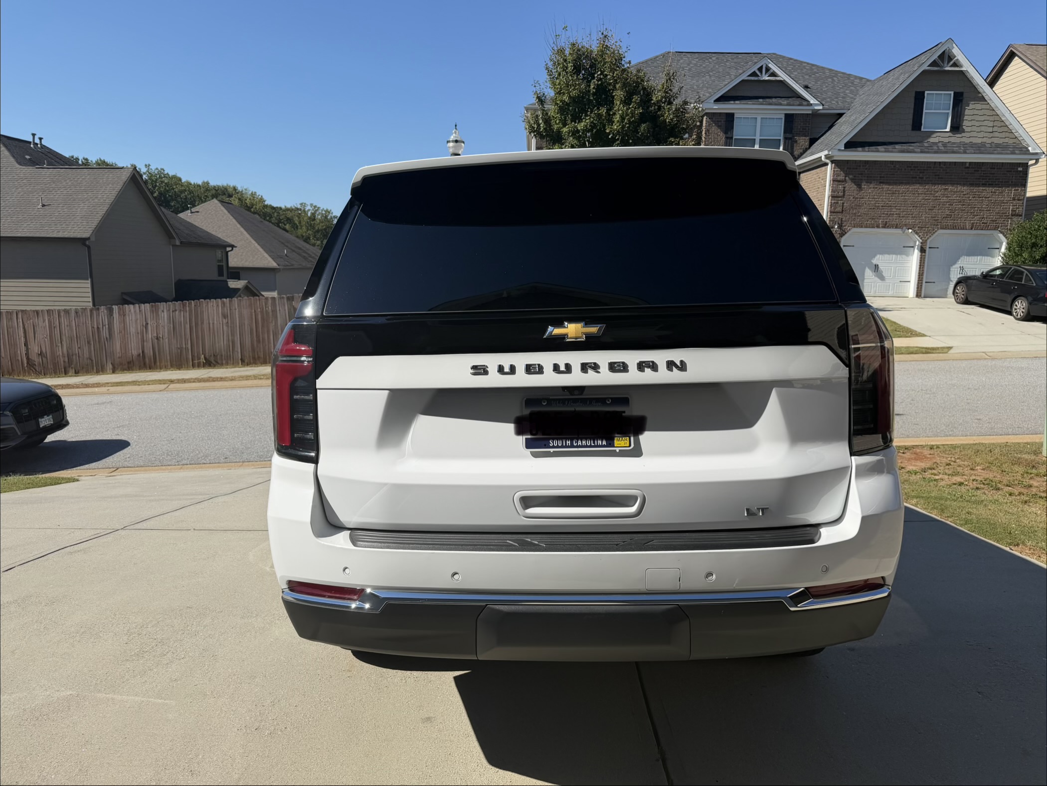 Used 2025 Chevrolet Suburban LT AWD/4WD image 5
