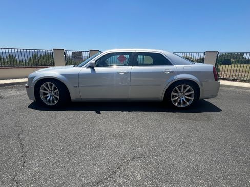 Used 2006 Chrysler 300 SRT8 w/ SRT Option Group II RWD image 1