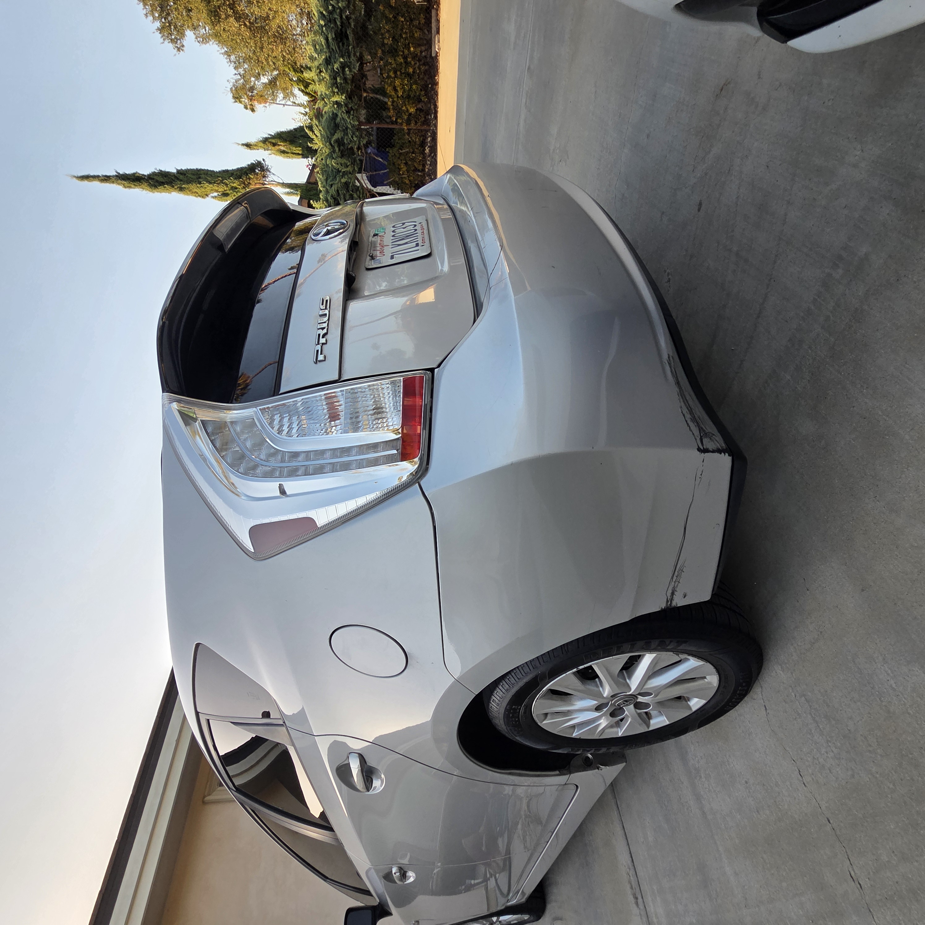 Used 2015 Toyota Prius Prime Plug-In Hybrid FWD image 5