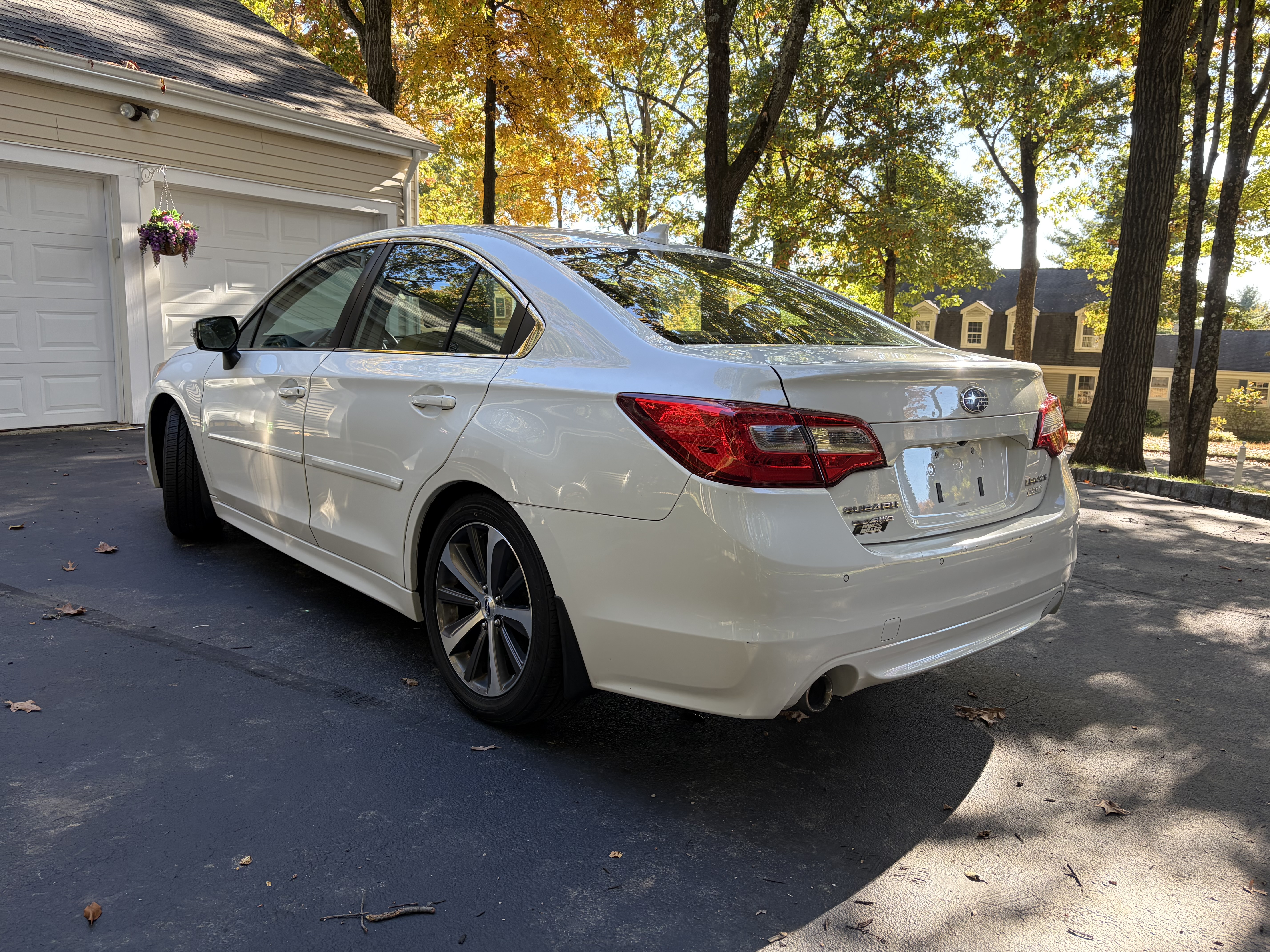 Used 2017 Subaru Legacy 2.5i Limited AWD/4WD image 8