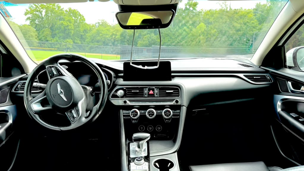 Used 2022 Genesis G70 2.0T RWD image 15
