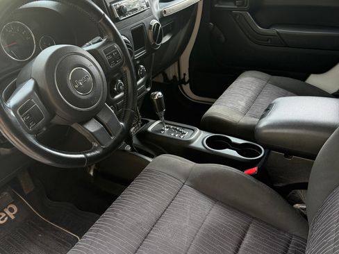Used 2012 Jeep Wrangler Sport AWD/4WD image 5