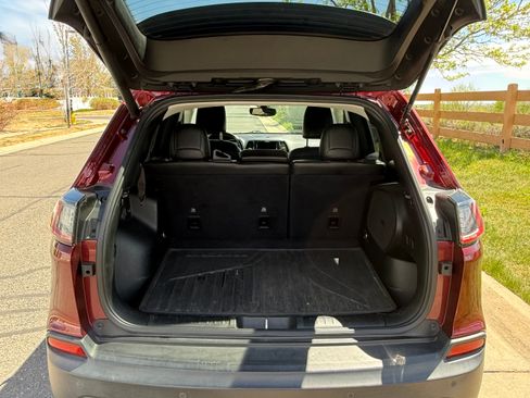 Used 2020 Jeep Cherokee Limited image 5