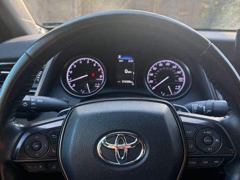 Used 2022 Toyota Camry SE image 8