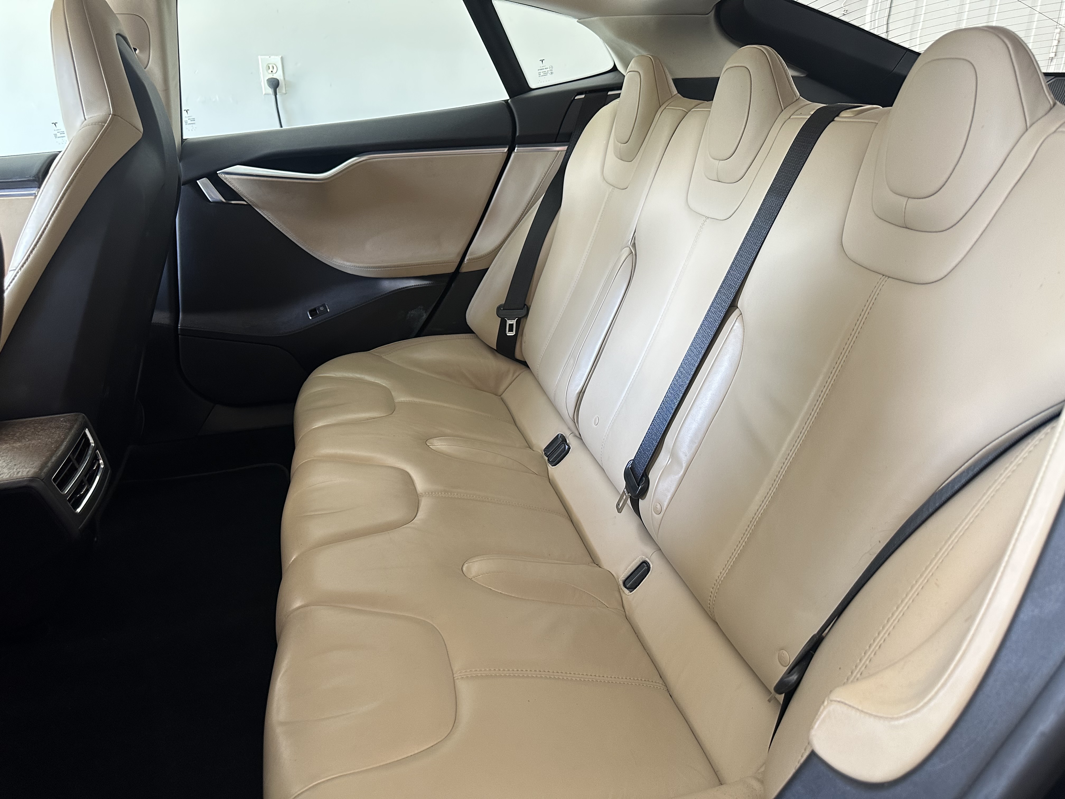Used 2012 Tesla Model S RWD image 9