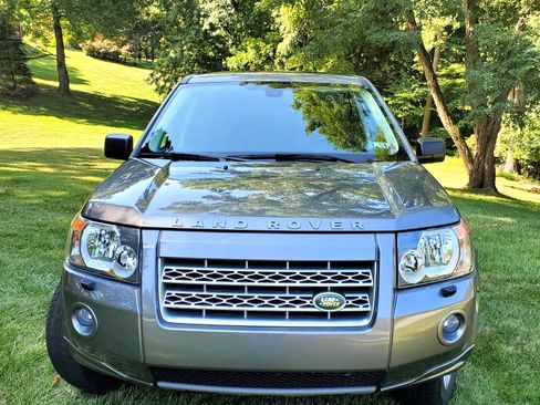 Used 2009 Land Rover LR2 HSE image 5