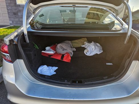 Used 2018 Ford Fusion SE w/ Equipment Group 601A image 16