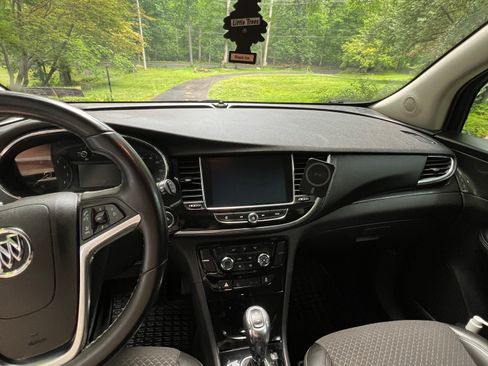 Used 2019 Buick Encore Preferred AWD/4WD image 10