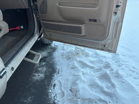 Used 1999 Ford F250 2WD Regular Cab Super Duty image 15