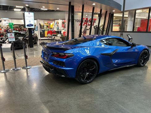 Used 2023 Chevrolet Corvette Z06 image 2