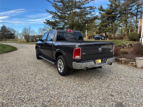 Used 2017 RAM 1500 Laramie w/ Convenience Group image 5