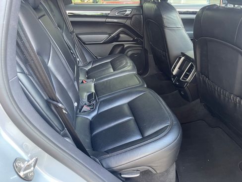 Used 2018 Porsche Cayenne Platinum Edition AWD/4WD image 15